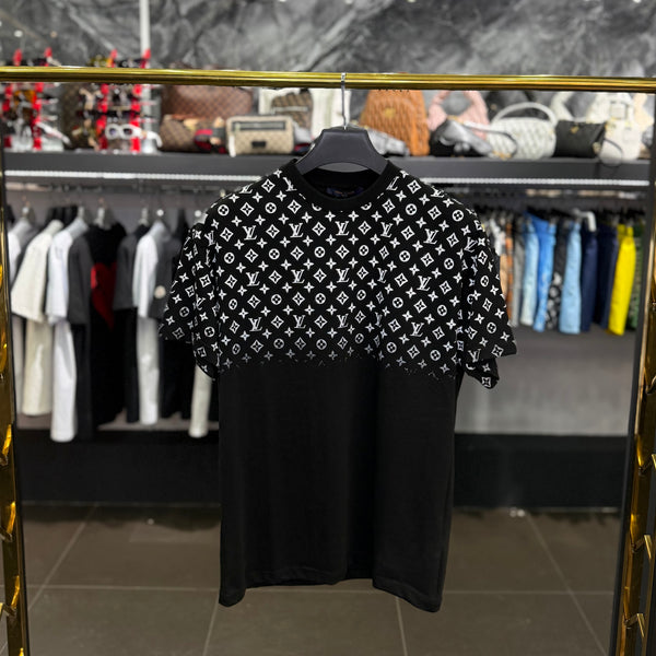 Louis Vuitton- T-Shirt Black K4