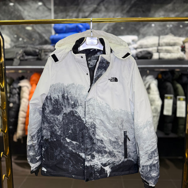 The NorthFace - White Jacket